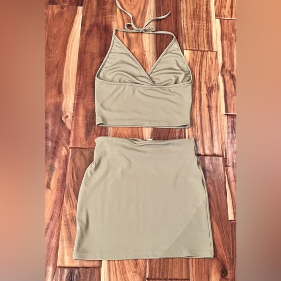 Free From Label Belted Mini Skirt & Halter Top Set - Picture 10 of 14